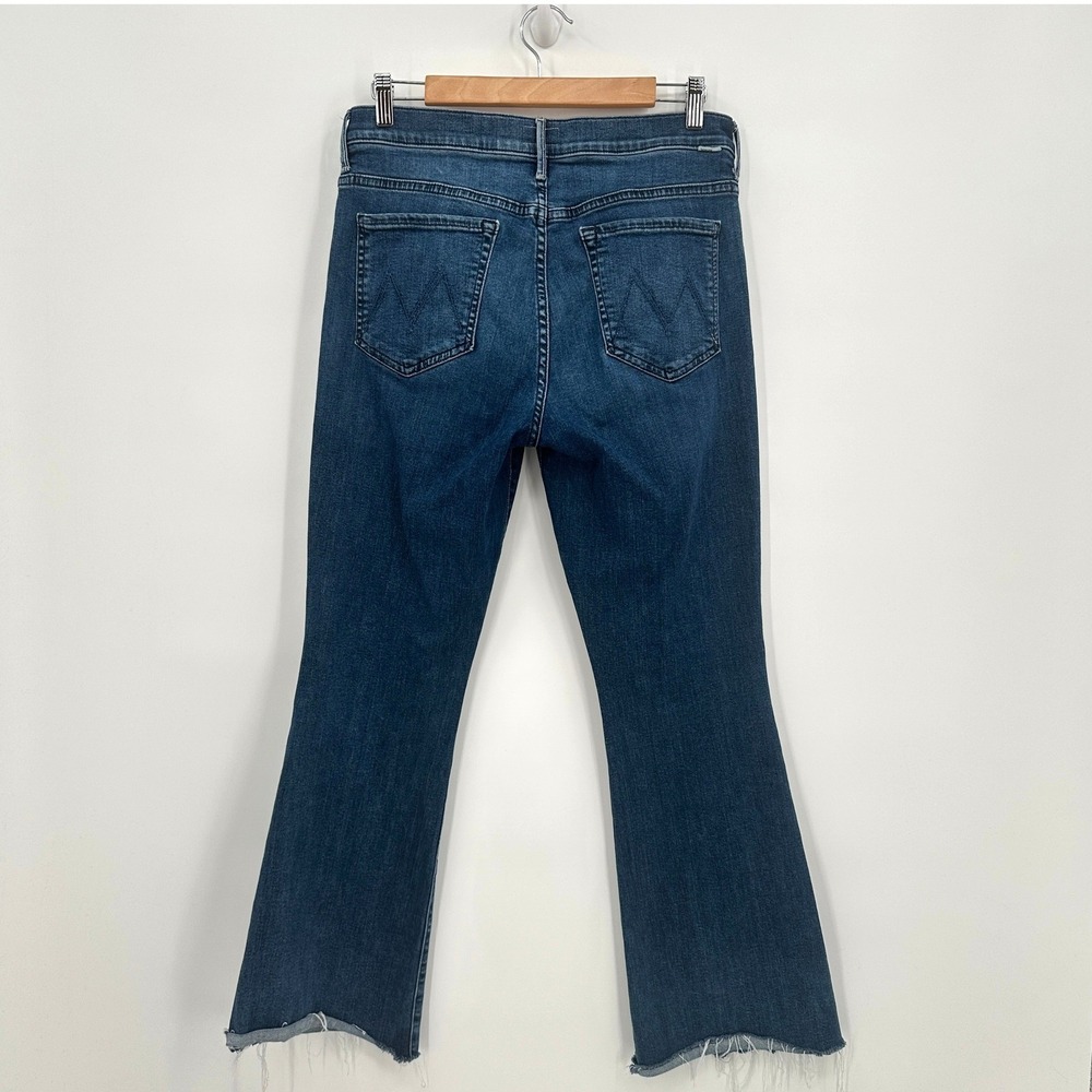 MOTHER The Weekender Fray Jeans Blue Flare Raw Hem Size 31 Going the Extra Mile - Picture 3 of 9